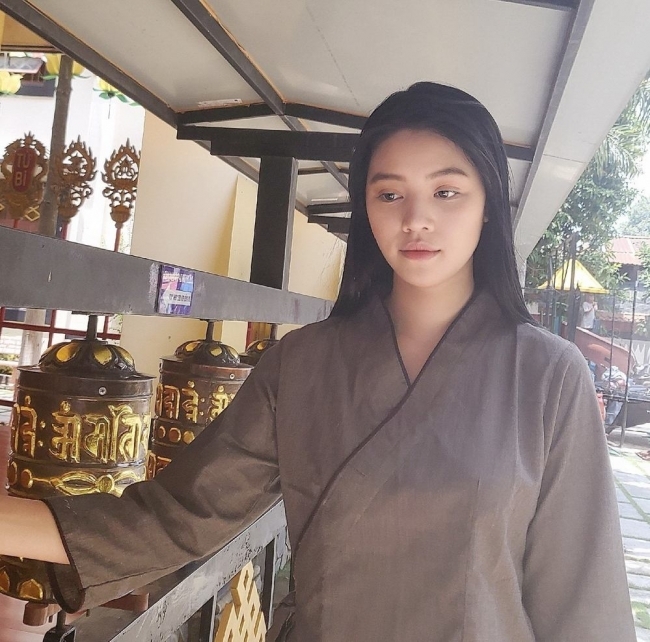 Jolie Nguyễn tái xuất rạng rỡ sau lùm xùm chấn động showbiz