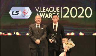 Văn Quyết giành giải thưởng cầu thủ xuất sắc nhất V.League 2020