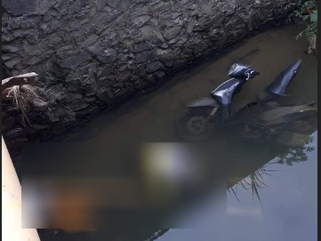 Phát hiện hai thanh niên tử vong dưới suối cạnh xe máy