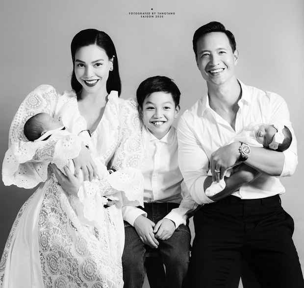 Đúng sinh nhật, Hà Hồ khoe ảnh gia đình 5 thành viên đầy hạnh phúc