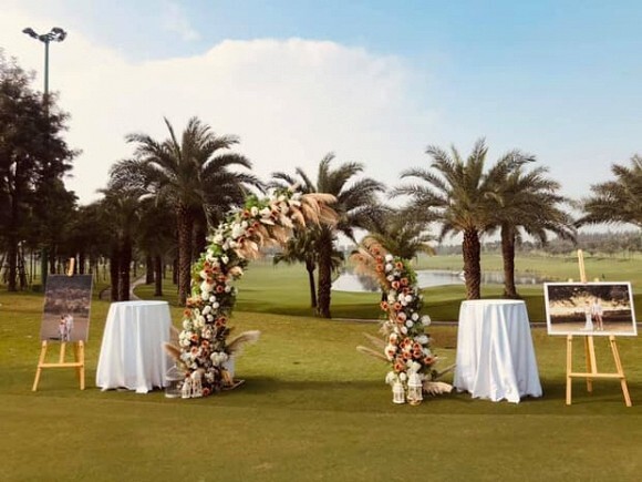 'Chơi lớn' hơn bạn thân Phanh Lee, MC Thu Hoài tổ chức tiệc mời cưới ở sân golf