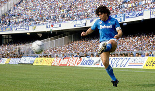 Napoli đổi tên sân vận động San Paolo thành Diego Armando Maradona 