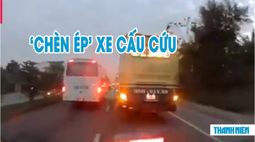 Xe giường nằm phóng nhanh vượt ẩu, chèn ép xe cấp cứu