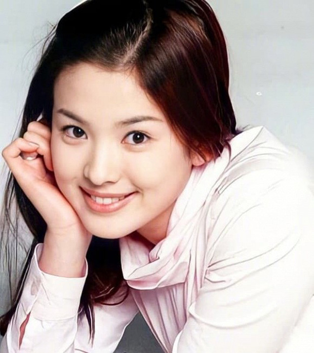 Quý cô độc thân Song Hye Kyo và nhan sắc 20 năm vẫn xứng danh biểu tượng Hàn Quốc