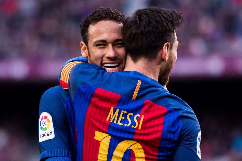 Neymar muốn chơi bóng với Messi vào năm tới