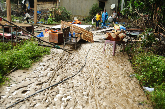 Người dân một huyện ở Quảng Nam thiệt hại gần 38 tỉ đồng do thủy điện Đak Mi 4 xả lũ