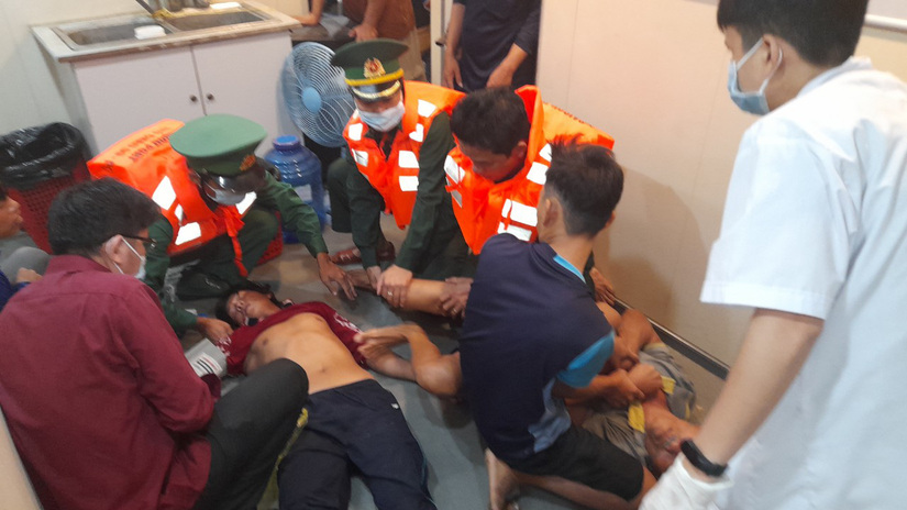 Kiên Giang: 4 ngư dân bị ngạt khí hầm cá lúc đang đánh bắt trên biển