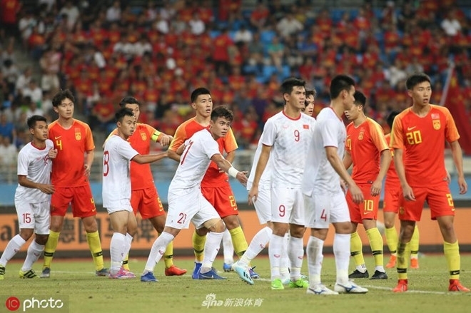 CĐV Trung Quốc xấu hổ vì đội nhà thua kém tuyển Việt Nam