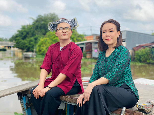 Sau lễ tang nghệ sĩ Chí Tài, Việt Hương quay lại làm việc gương mặt tiều tụy