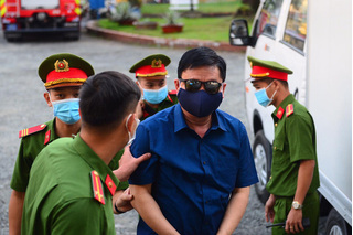 Ông Đinh La Thăng và 19 đồng phạm ra tòa vì gây thất thoát 725 tỉ đồng