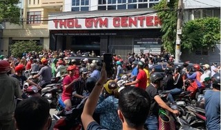 Hàng trăm người bức xúc đến tìm gymer 'xúc phạm gia đình Chí Tài'