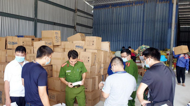 Tạm giữ 97 xe tải 'vô chủ' chở hàng từ Trung Quốc vào Việt Nam
