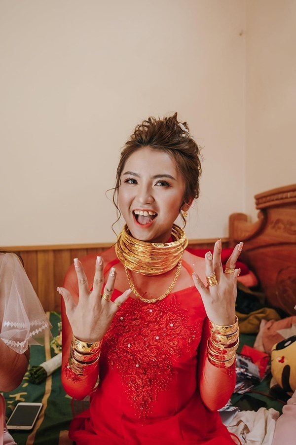 Dân mạng hoa mắt trước quà hồi môn khủng cô dâu Ninh Thuận nhận được trong ngày cưới