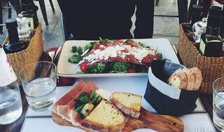 Ăn chậm cũng giúp bạn giảm cân nhanh chóng