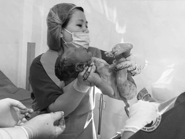 TP.HCM: 6 công dân 'nhí' chào đời thời khắc giao thừa năm 2021