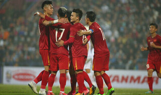 Thầy trò HLV Park Hang Seo “hóng” tin hoãn trận đội tuyển VN gặp Malaysia