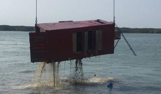 Bà Rịa - Vũng Tàu: Gấp rút xử lý vụ 22 container rơi xuống sông Cái Mép