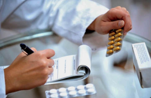 Khẩn: Không để tăng giá thuốc đột biến dịp Tết Nguyên đán