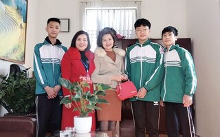Quảng Ninh: 3 học sinh lớp 9 trả lại hơn 20 triệu đồng nhặt được cho người đánh mất