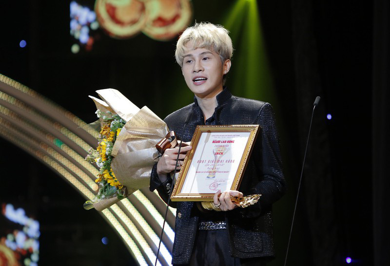 NSƯT Hoài Linh nhận giải 'Vì cộng đồng', Jack nói điều bất ngờ khi thắng giải Mai Vàng 2020