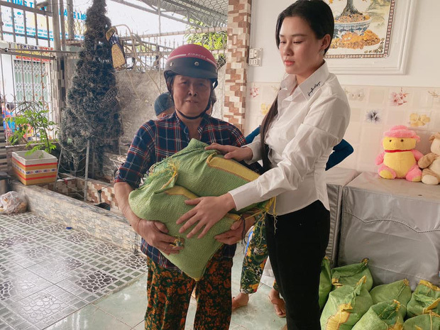 Vợ hai Vân Quang Long công khai tiền phúng viếng và mối quan hệ với bố mẹ chồng sau lễ tang