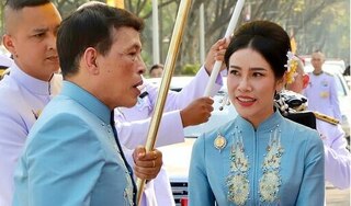 Vua Thái Lan phong quý phi làm hoàng hậu thứ hai?