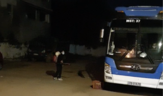  Nghệ An: Chặn bắt xe khách chạy vượt tuyến chở 14 người từ Hải Dương về 
