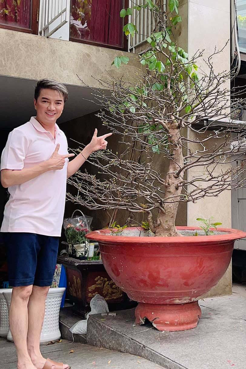 HOT showbiz: Lệ Quyên, Đàm Vĩnh Hưng gây 'sốt' vì trang trí biệt thự 'khủng' đón Tết