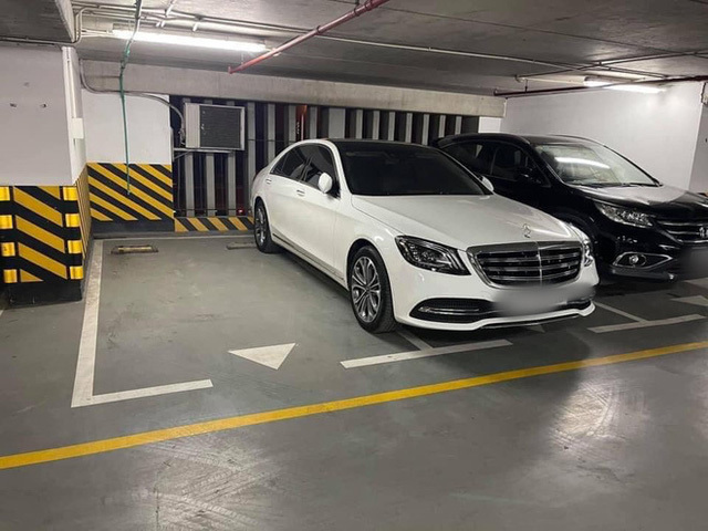 Đỗ xe ngang trái, chủ Mercedes tiền tỷ tái mặt khi đối diện với màn trừng phạt đặc biệt