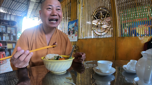 Xử lý nhiều người đăng thông tin sai lệch nhà sư ăn thịt chó trên mạng xã hội