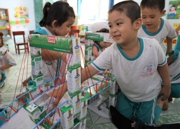 Sữa học đường đang được triển khai cho trẻ em tại nhiều tỉnh đồng bằng sông Cửu Long 