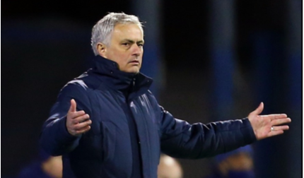 Tottenham bị loại sốc, tỷ lệ cược sa thải Mourinho tăng chóng mặt