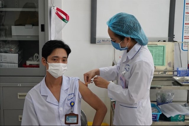 Dự kiến tiêm vaccine Covid-19 cho trên 2.000 đối tượng ưu tiên trong đợt 1