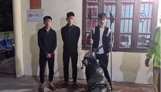 3 thiếu niên 16 tuổi mang dao phóng lợn đi 'giải quyết mâu thuẫn'