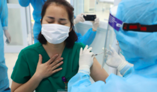 Hơn 52.000 người Việt tiêm vaccine COVID-19 sau 26 ngày triển khai