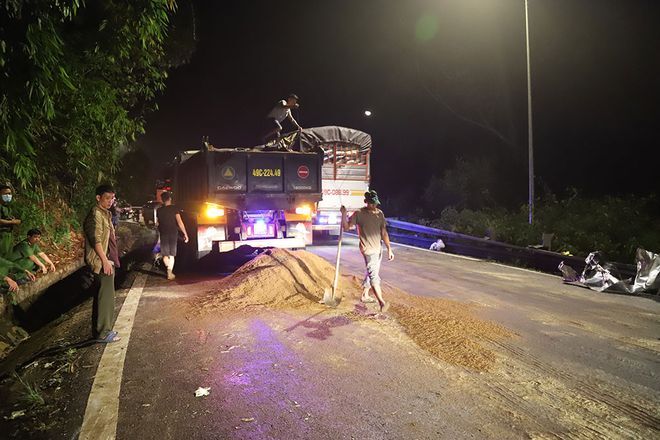 Bị xe tải đổ đèo Bảo Lộc tông trúng, 2 nữ sinh tử vong tại chỗ