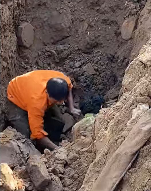Sự thật chuyện công nhân đào đường ở Hà Nội phát hiện một người đàn ông dưới lòng đất