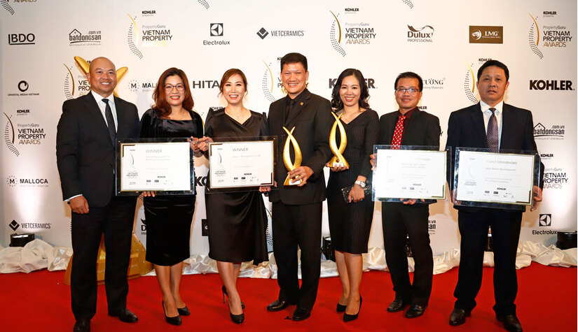 Các đại diện Phuc Khang Corporation và loạt giải thưởng tại Vietnam Property Awards 2019