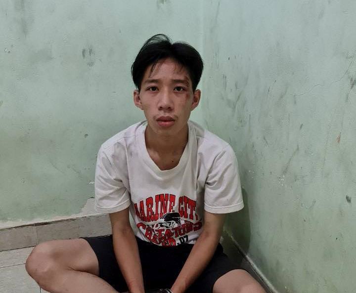 Thanh niên dí dao vào cổ tài xế xe buýt ở Sài Gòn nói chở đi Miền Tây để trốn gia đình