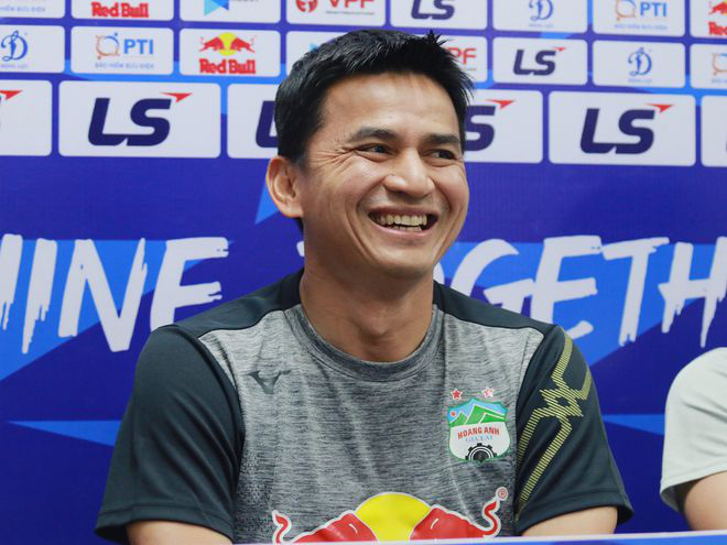 HLV Kiatisak ca ngợi Nam Định sau chiến thắng 4-3 của HAGL trước đội bóng Thành Nam