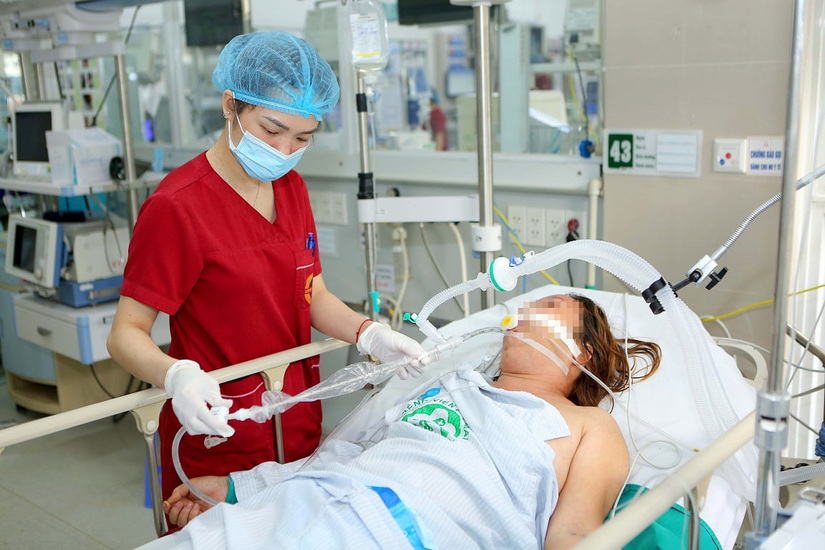 Bệnh viện Bạch Mai thất thu 2.000 tỷ, hàng trăm bác sĩ, nhân viên nghỉ việc vì thu nhập giảm