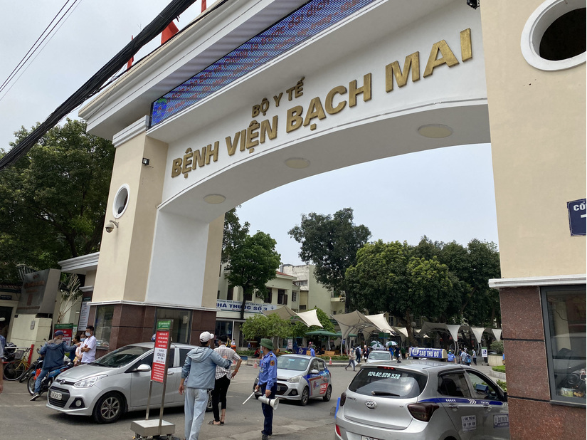 Hơn 200 nhân sự Bệnh viện Bạch Mai xin nghỉ việc, người trong cuộc lên tiếng