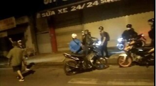 Thanh niên đua xe bị cảnh sát 'dởm' cướp xe máy