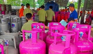 Phát hiện hơn 400 bình khí gas LPG nghi chiết nạp trái phép trong Công ty Vịnh Phát