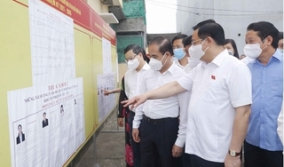 Nhiều Ủy viên Bộ Chính trị, Ban Bí thư, Ủy viên Trung ương trực tiếp dự hội nghị rất quan trọng