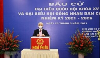 Tổng Bí thư Nguyễn Phú Trọng vui mừng, phấn khởi và xúc động khi thực hiện xong quyền và nghĩa vụ của công dân