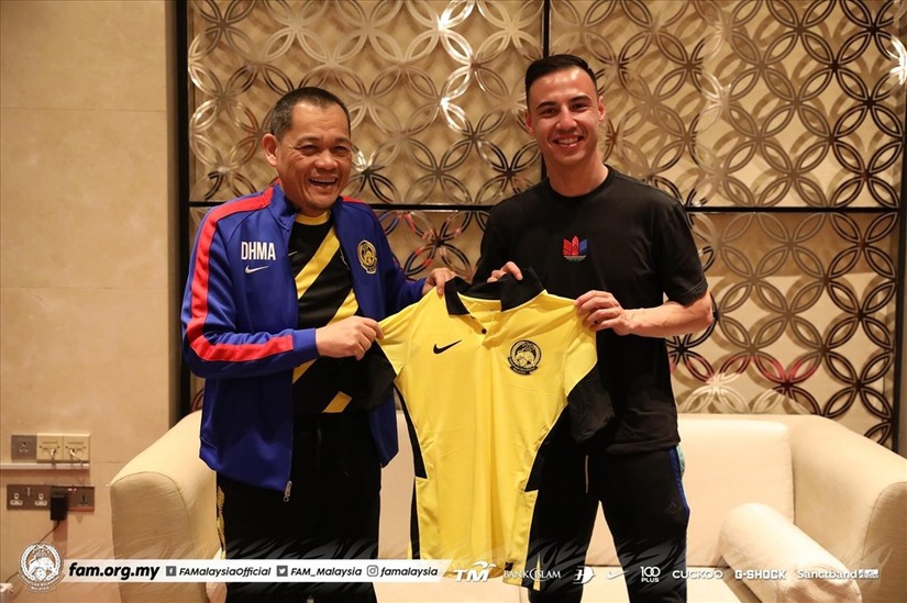 Malaysia triệu hồi sao châu Âu quyết đấu tuyển Việt Nam