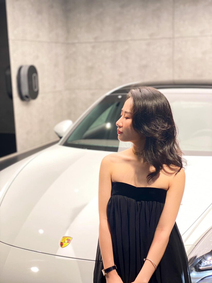 Nữ sinh Nghệ An gây choáng khi tốt nghiệp đại học được bố mẹ tặng siêu xe Porsche 8 tỷ đồng