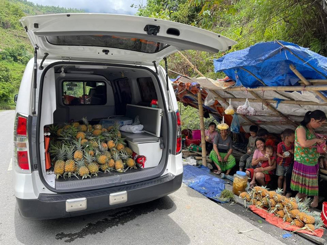 Ông Đoàn Ngọc Hải bán hết xe hoa quả sau 15 phút, “lãi” hơn 4 triệu đồng