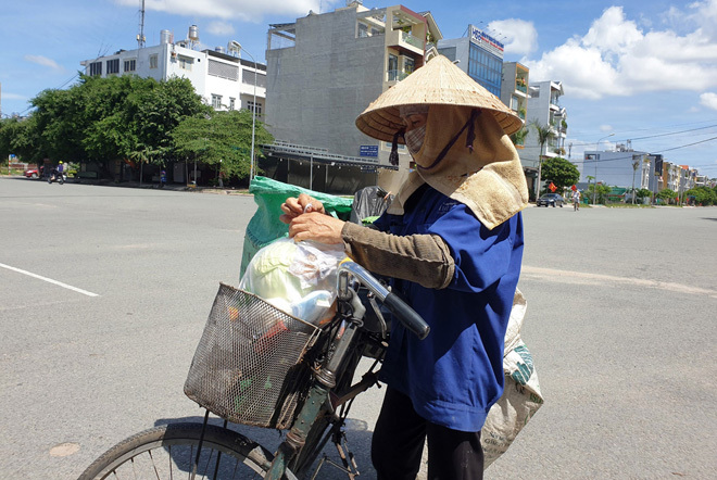 Gian hàng 0 đồng và hình ảnh ấm lòng ở Sài Gòn giữa dịch COVID-19
